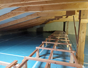 Zateplení patrového domu pomocí foukané izolace